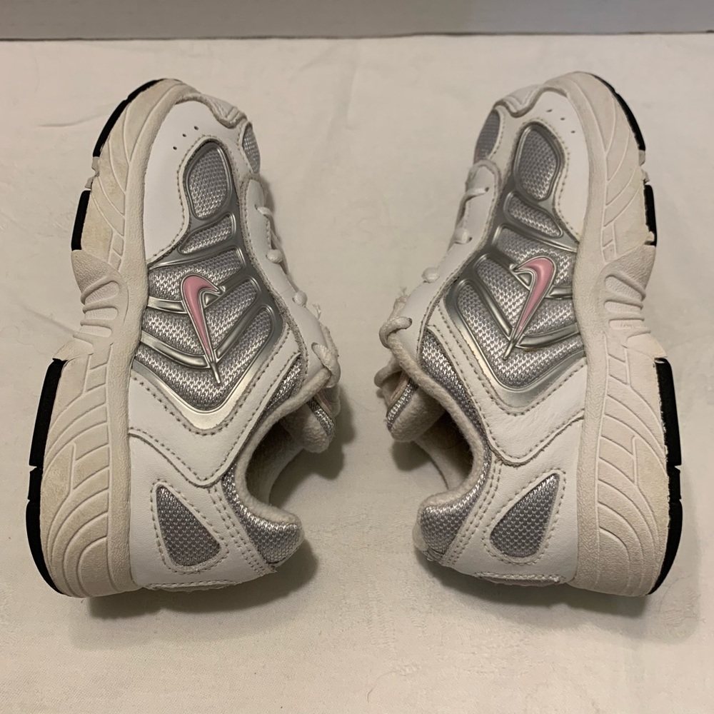 NIKE LEATHER WHITE/PINK/GRAY ATHLETIC SNEAKERS
